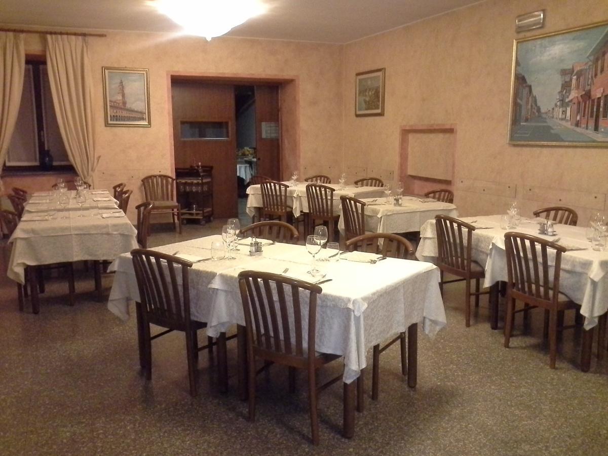 Hotel Ticino Ristorante Chierico Carbonara al Ticino Bagian luar foto