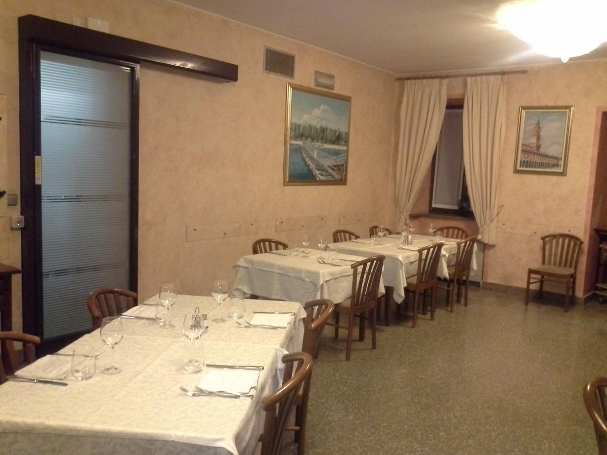 Hotel Ticino Ristorante Chierico Carbonara al Ticino Bagian luar foto