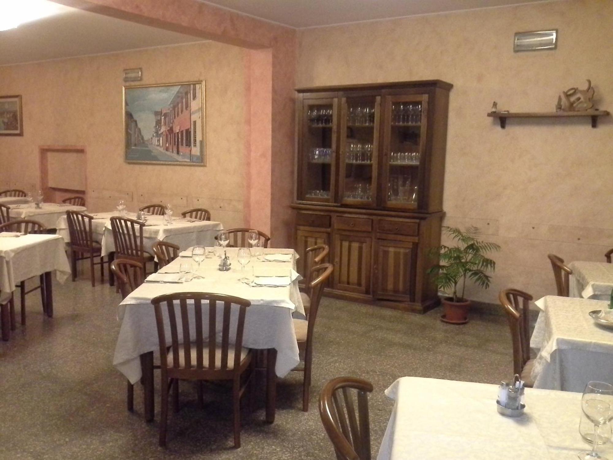 Hotel Ticino Ristorante Chierico Carbonara al Ticino Bagian luar foto